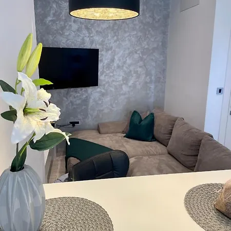 Venari Apartments, Apartment *