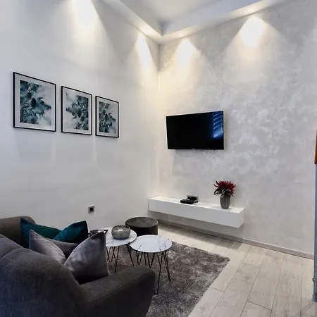 Venari Apartments, Apartment *