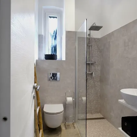 Venari Apartments, غييكا