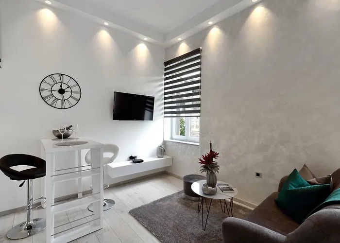 Venari Apartments,